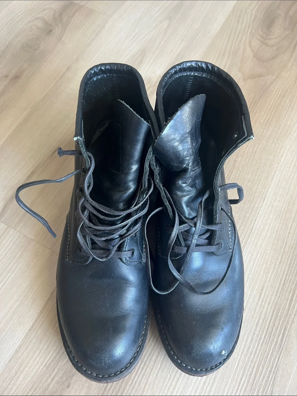 Red Wing Shoes classic black