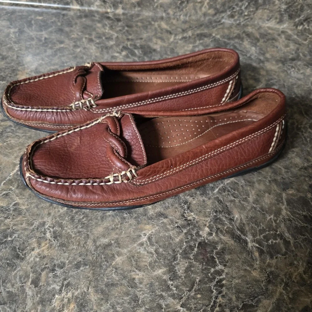 L.L. Bean Women's Size 7.5 M Brown Leather Slip On Driving Loafers Shoes Vibram