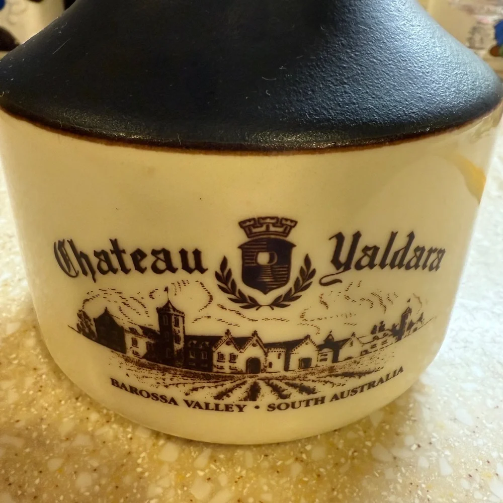 N/A elegant vase