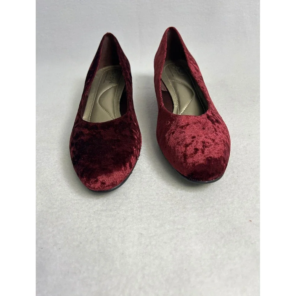 Soft Style by Hush Puppies velvet pumps