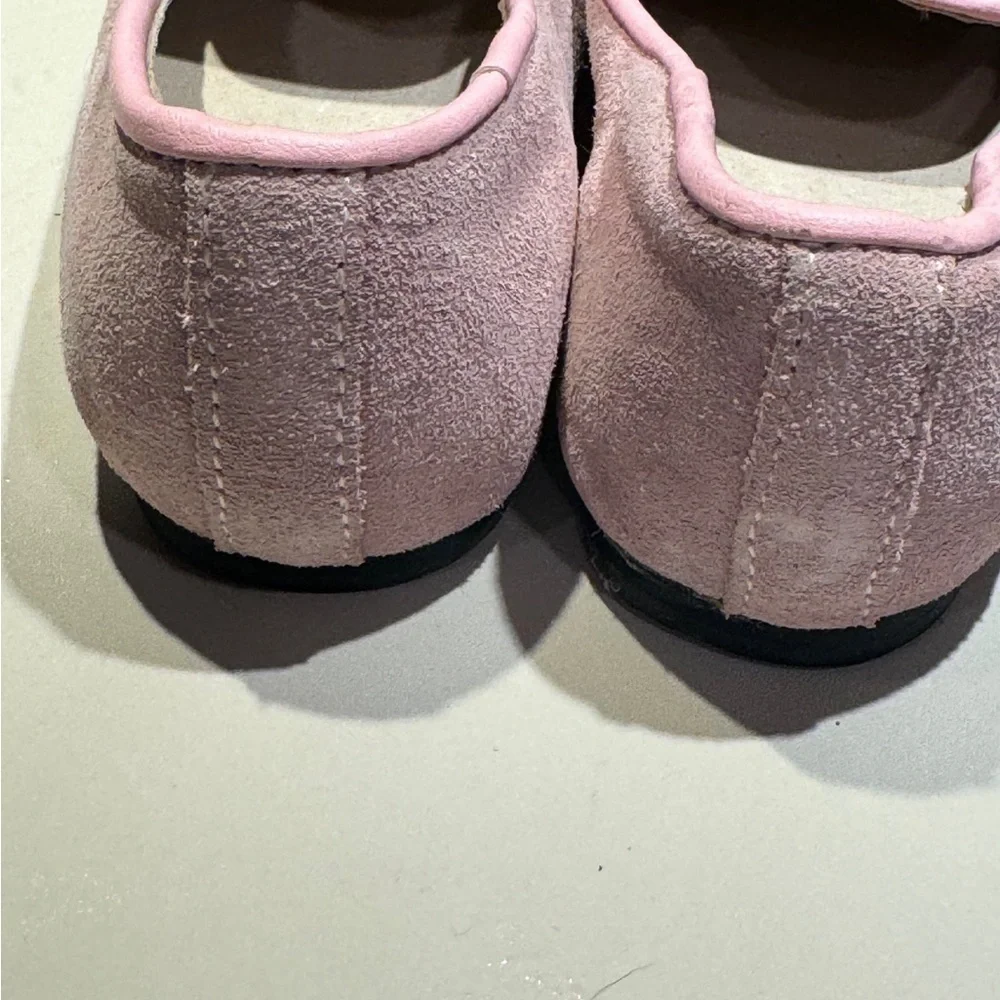 Akid pink suede