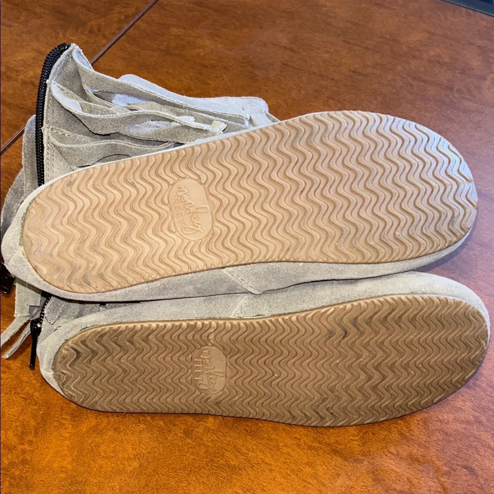 Monkey Feet soft suede