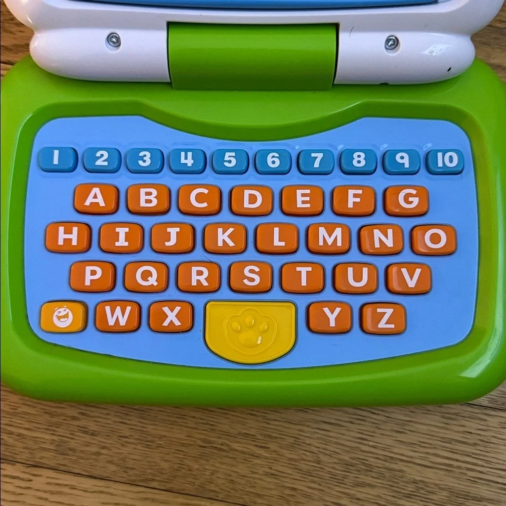 Fisher-Price compact art