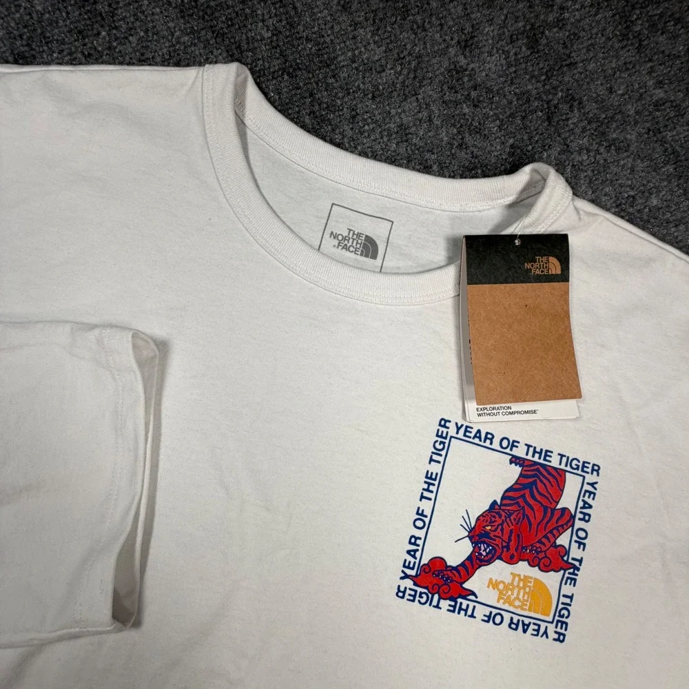 NEW The North Face Year of the Tiger CNY Tee Mens XXL White NF0A7QCBFN4-XXL 0597