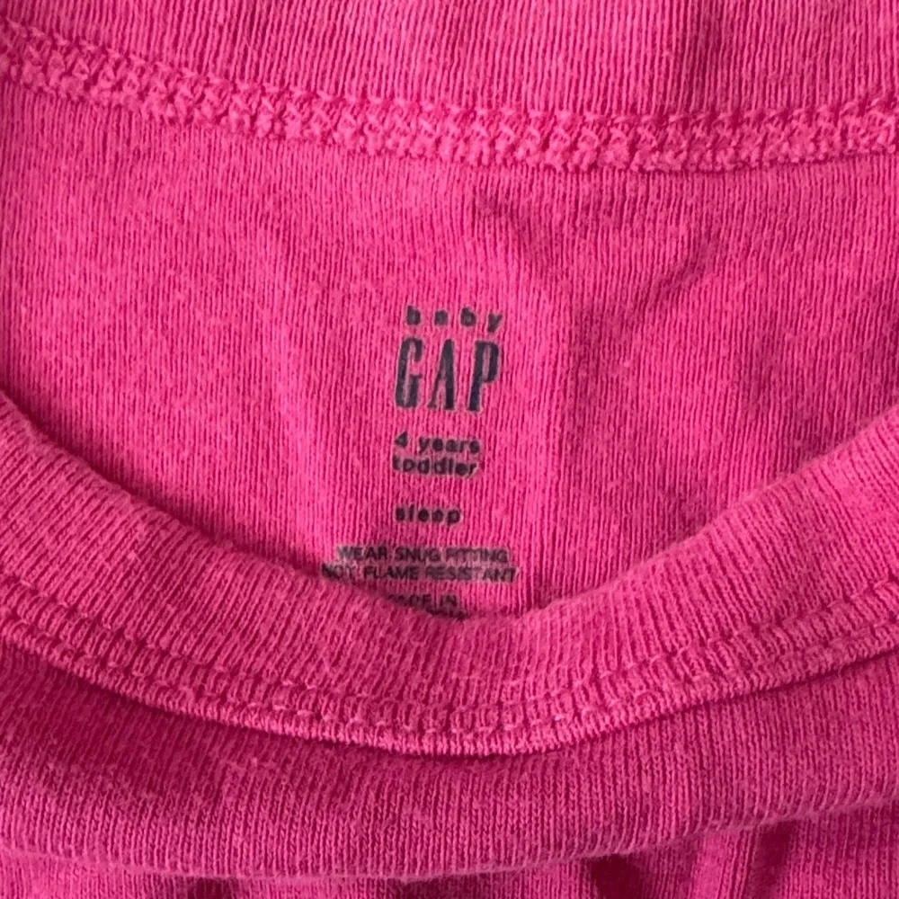 GAP bright fuchsia