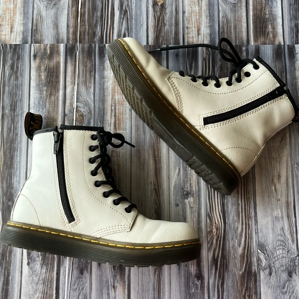 Dr. Martens classic up