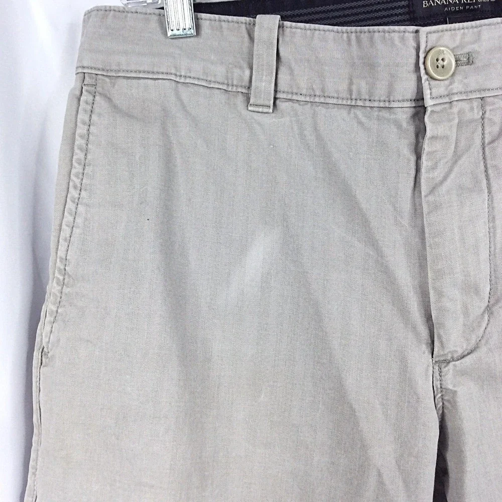 Banana Republic see hip