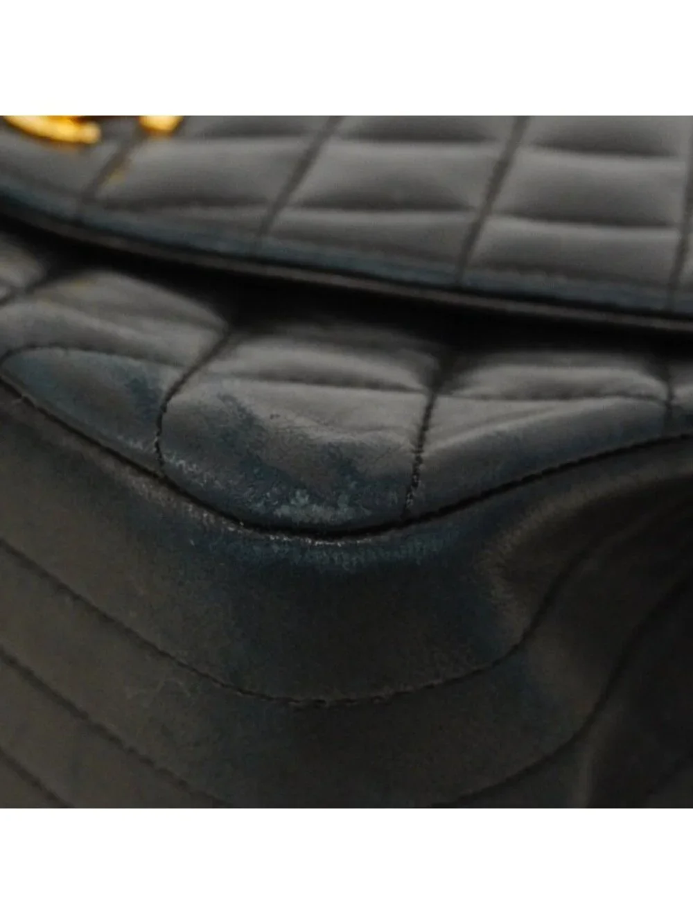 CHANEL shoulder bag