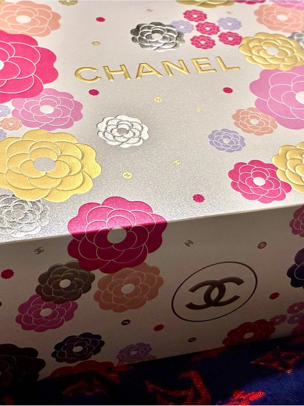 CHANEL floral gold presentation