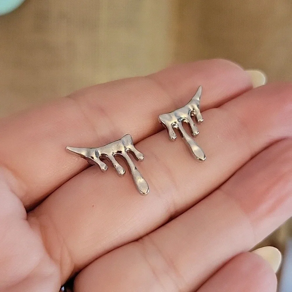 Ear Envy polished finish