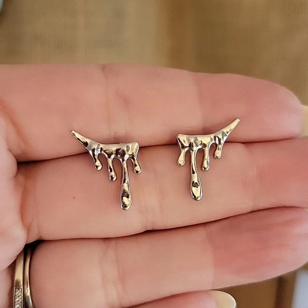 Ear Envy polished finish
