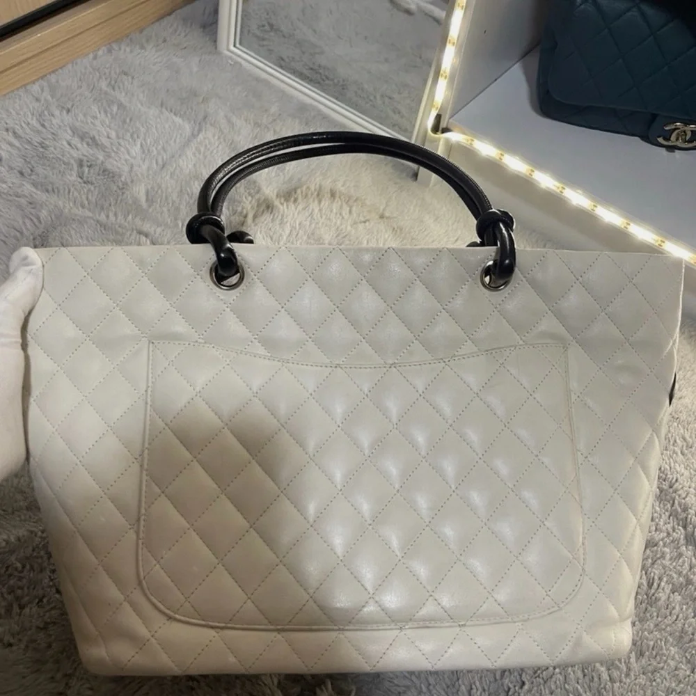 CHANEL vintage cambon