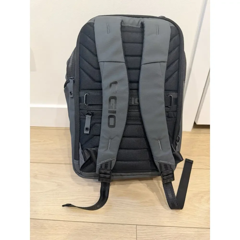 OGIO backpack gray