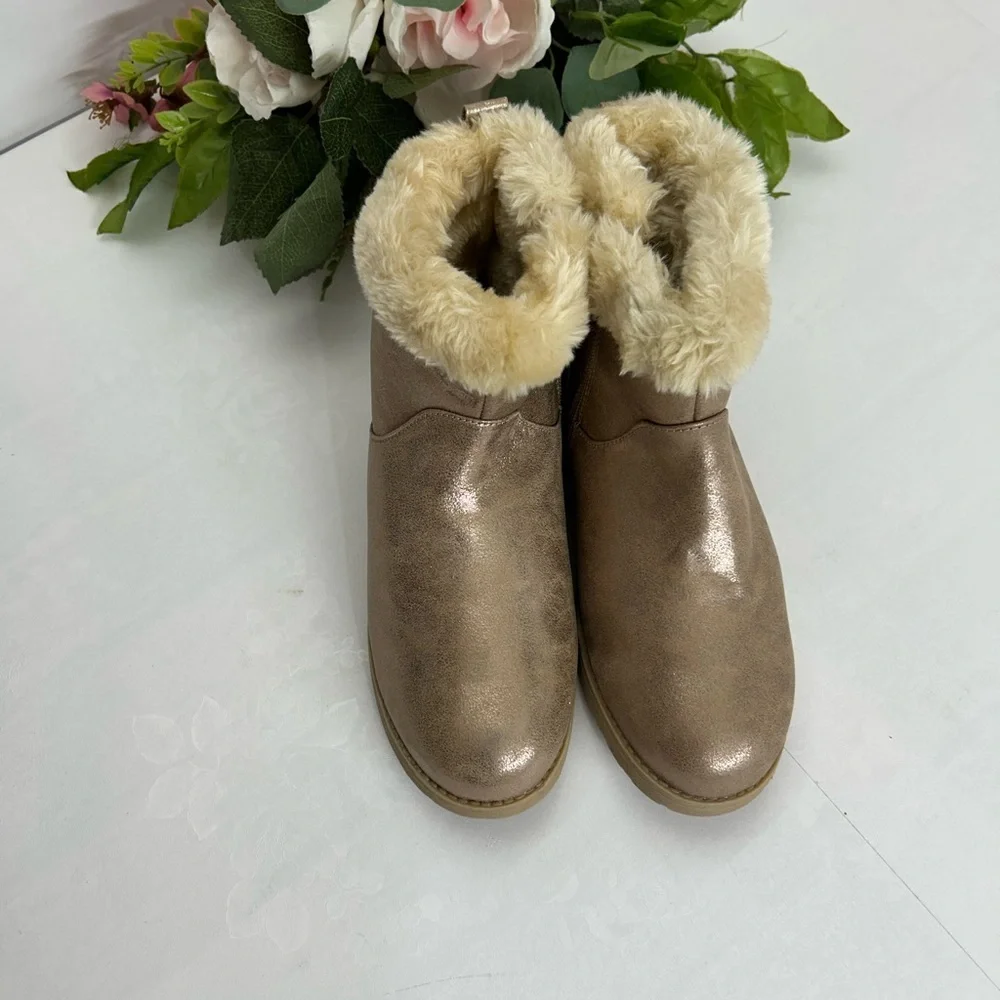 Women’s Metallic Taupe Faux-Fur Lined Ankle Boots