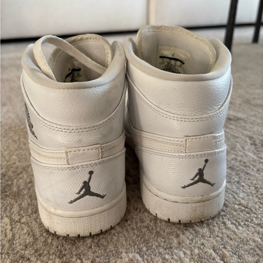 Jordan classic sneakers