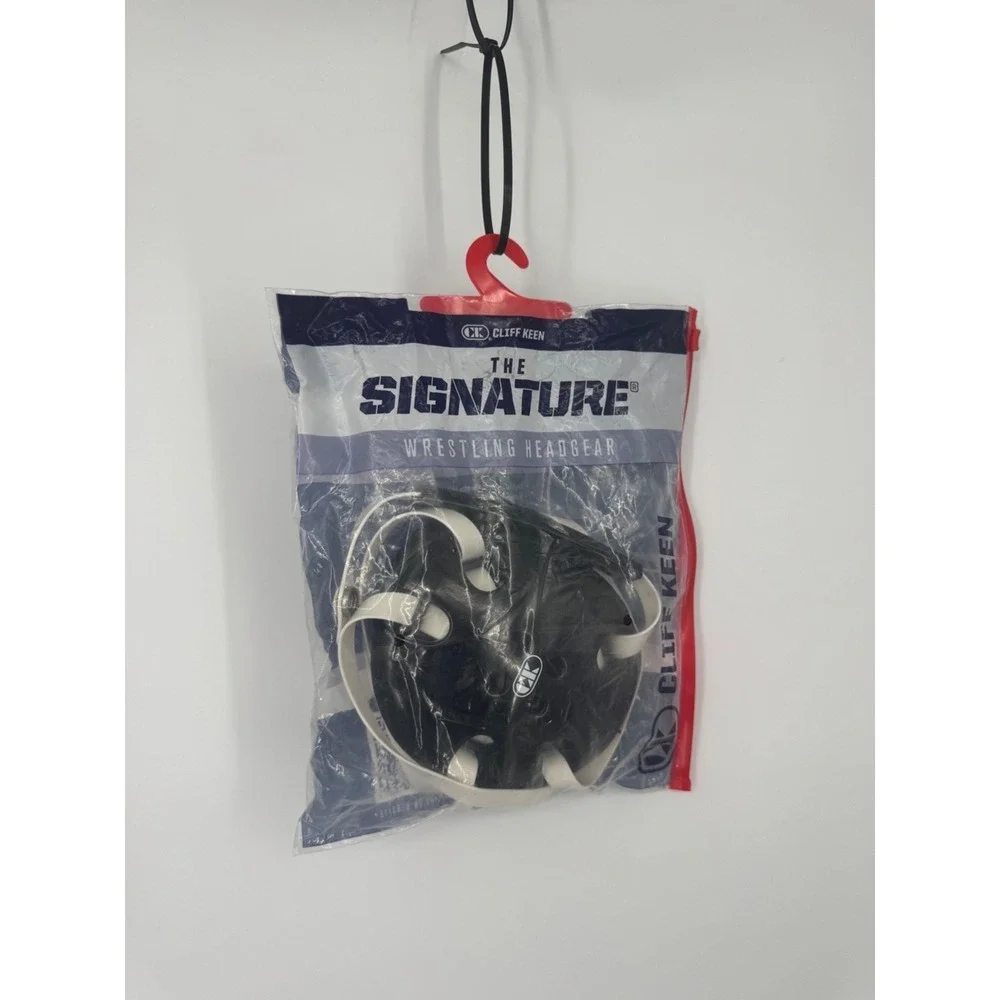 Cliff Keen Signature‎ E58 Black Wrestling Headgear Adjustable Strap Lightweight