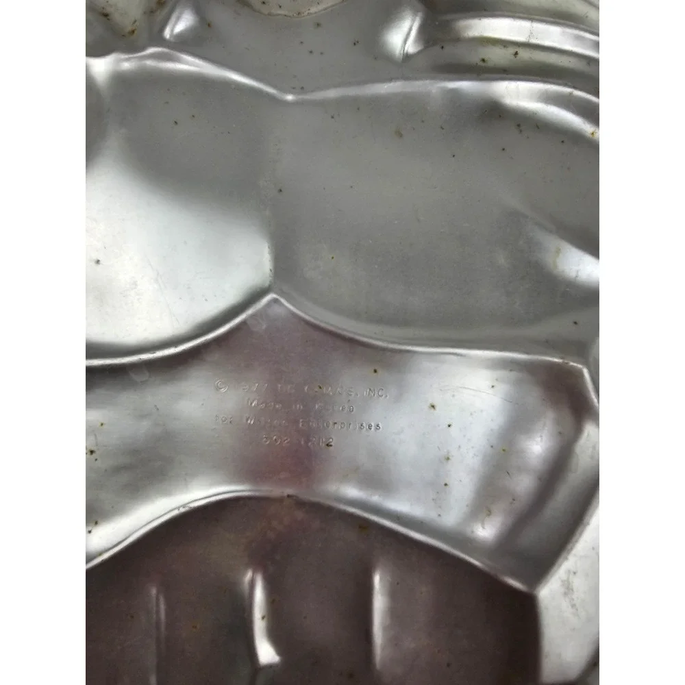 Wilton vintage aluminum