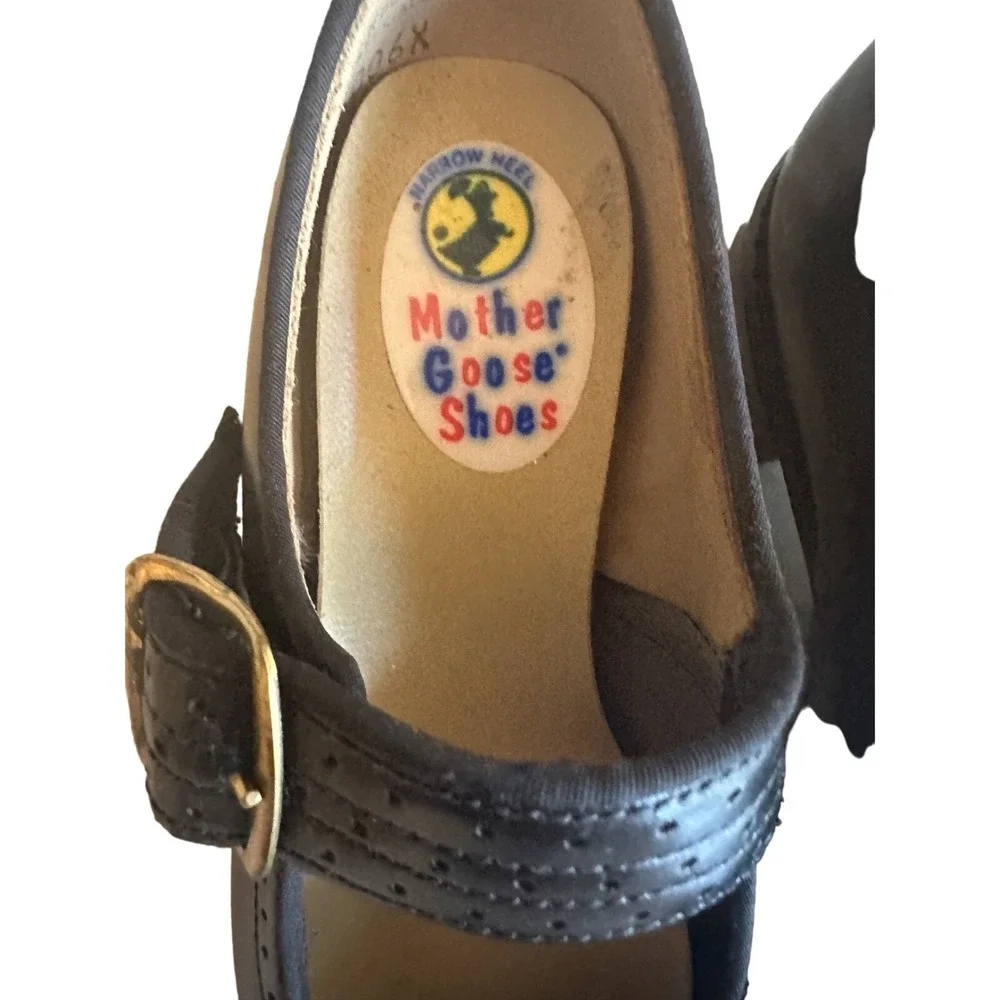 Mother Goose retro black