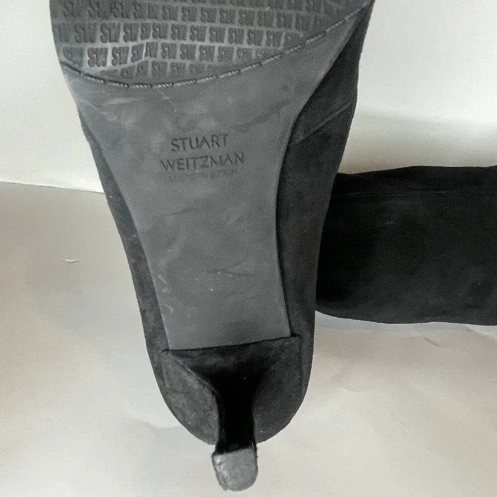 Stuart Weitzman features these