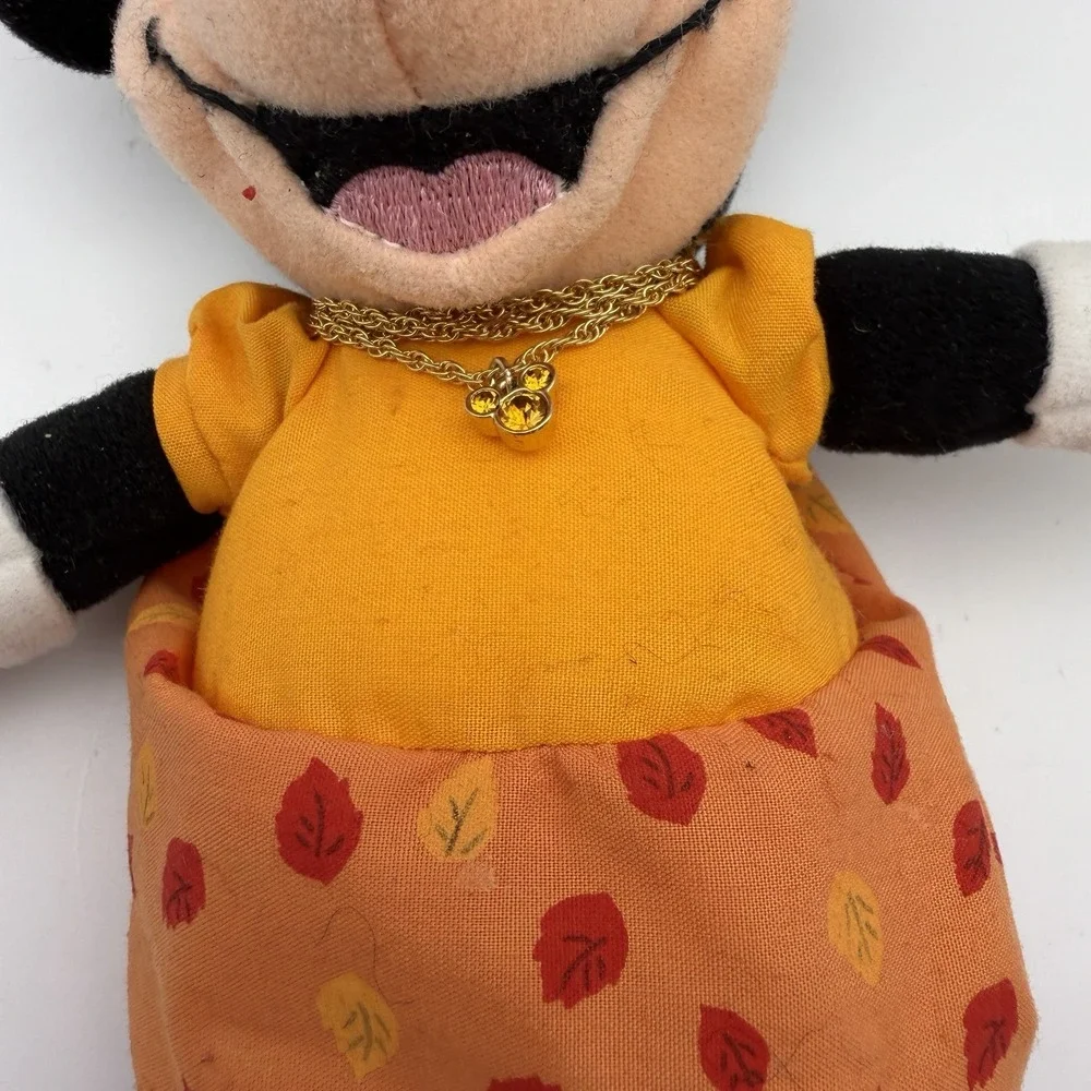 Disney minnie beloved makes
