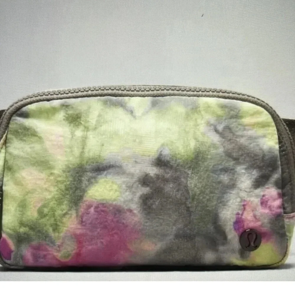 LULULEMON EVERYWHERE 1LTR HYPER TIE-DYE MULTI ROVER BELT BAG GREEN PINK & GRAY