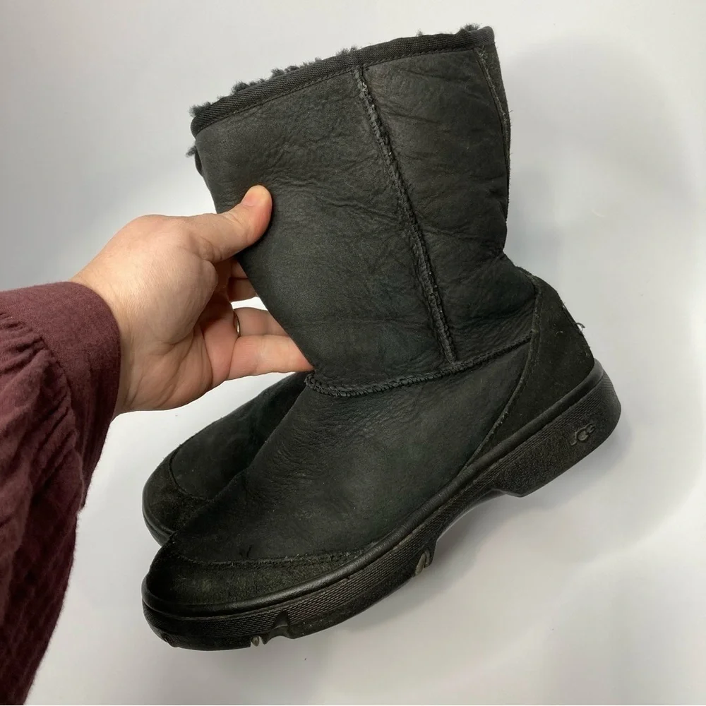 UGG ultimate short