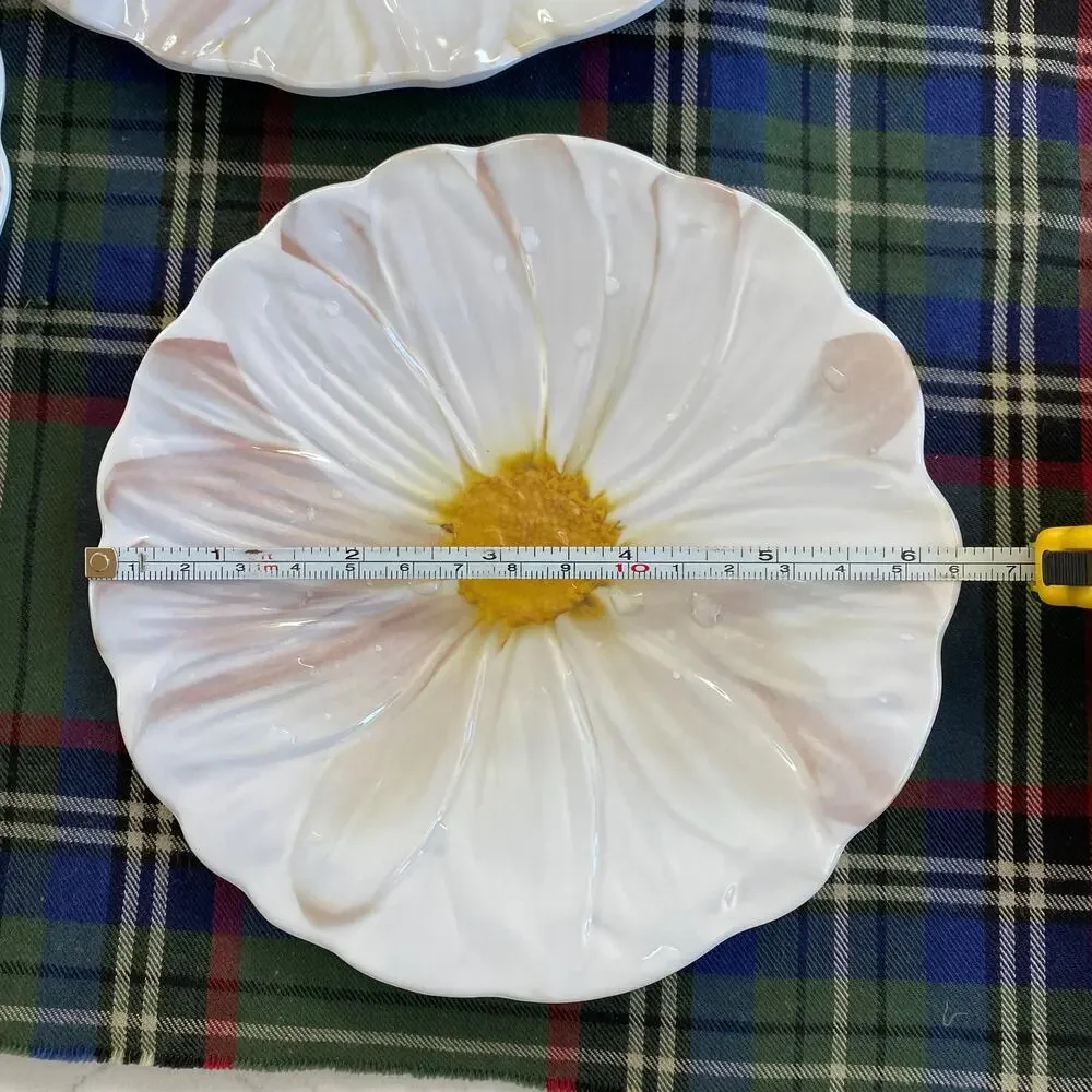 Target daisy plates