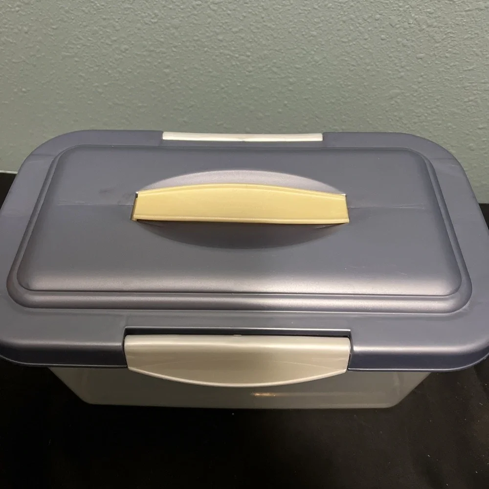 Rubbermaid this vintage