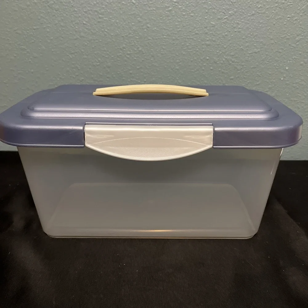 Rubbermaid this vintage