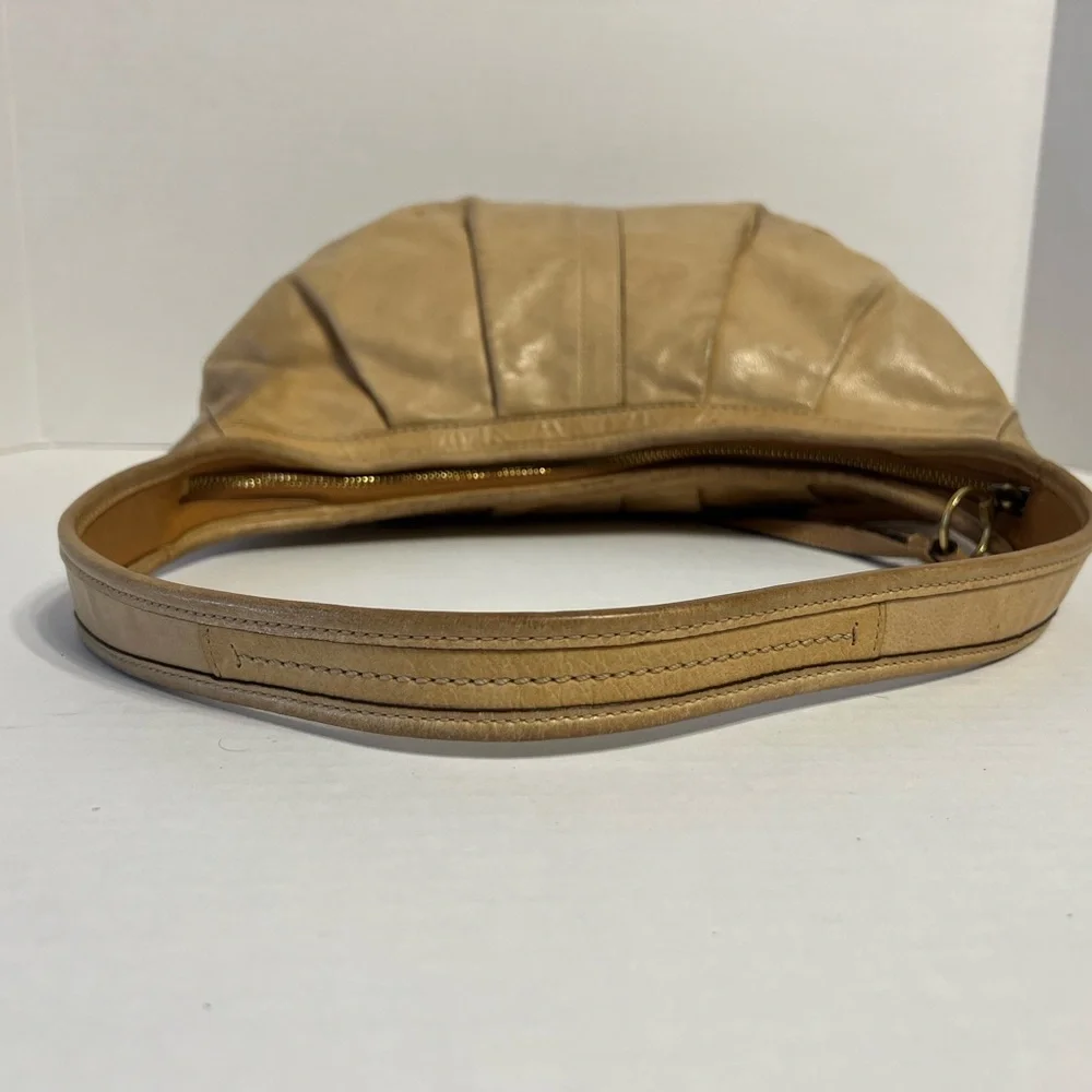 Coach vintage Ergo Y2K pleated half moon leather hobo Camel‎ style # 12235