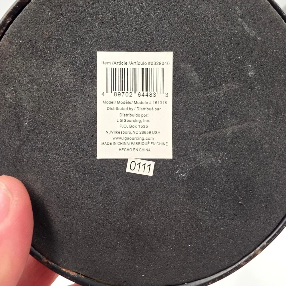 LG Sourcing countertop hand