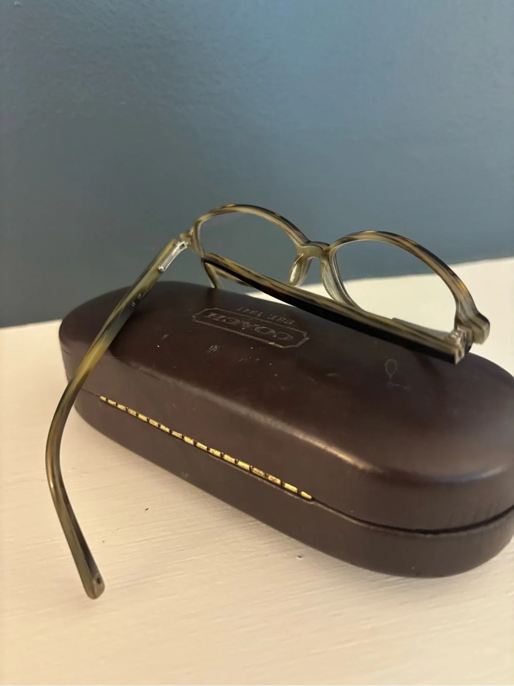 Coach elegant oval