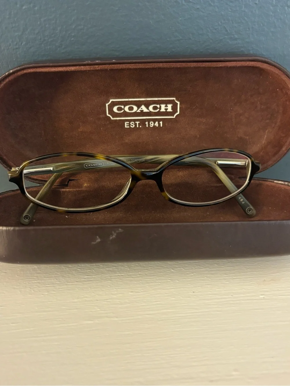 Coach elegant oval