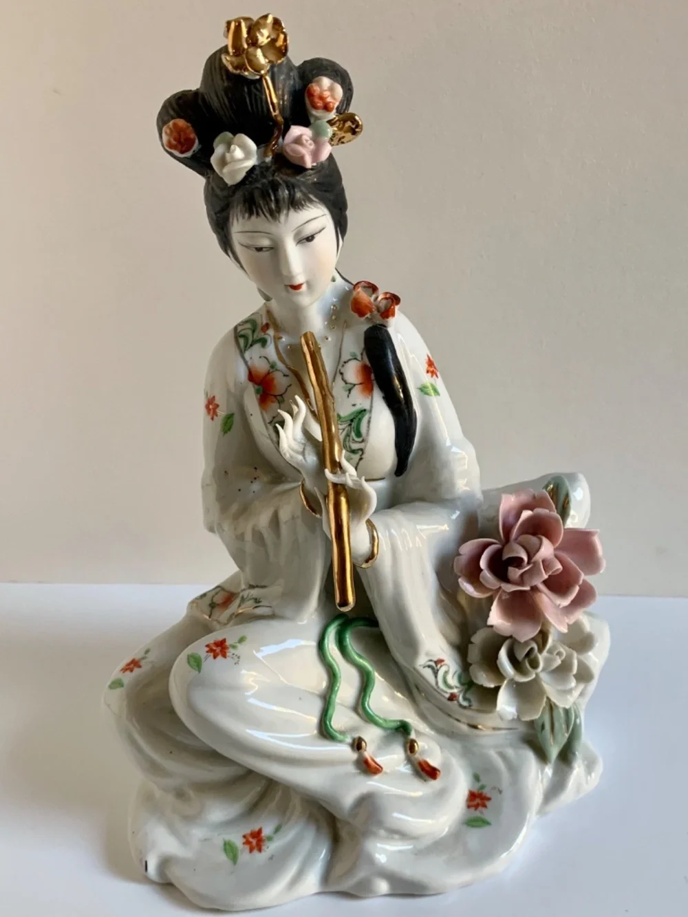 Vintage Chinese Yigi Porcelain Geisha Figurines – Hand-Painted, Gilt Accents