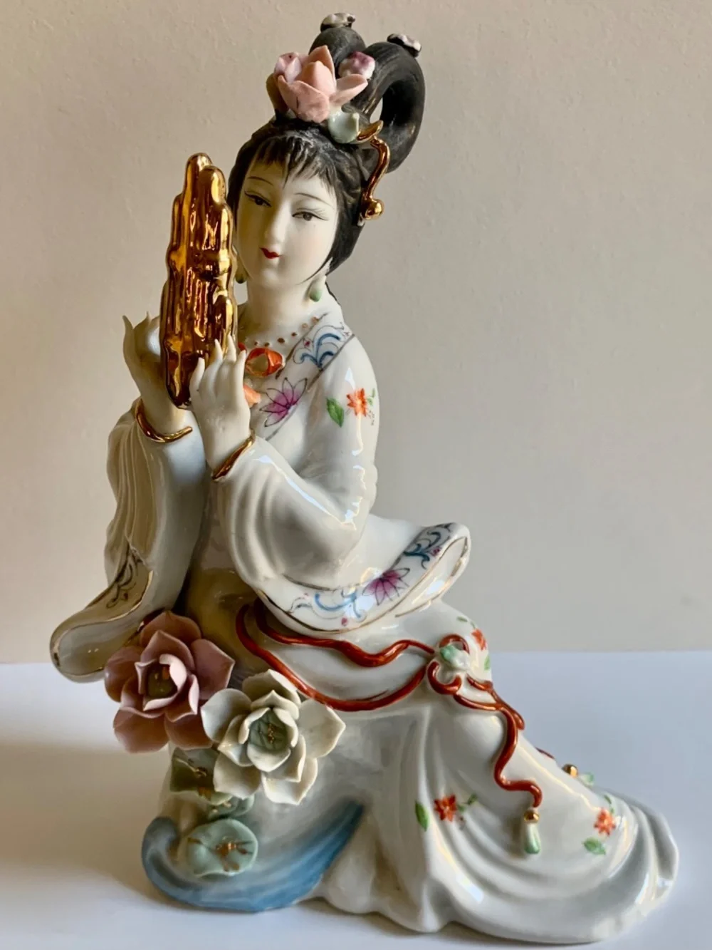 Vintage Chinese Yigi Porcelain Geisha Figurines – Hand-Painted, Gilt Accents