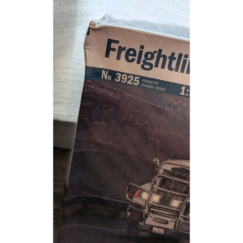 Italeri freightliner fld