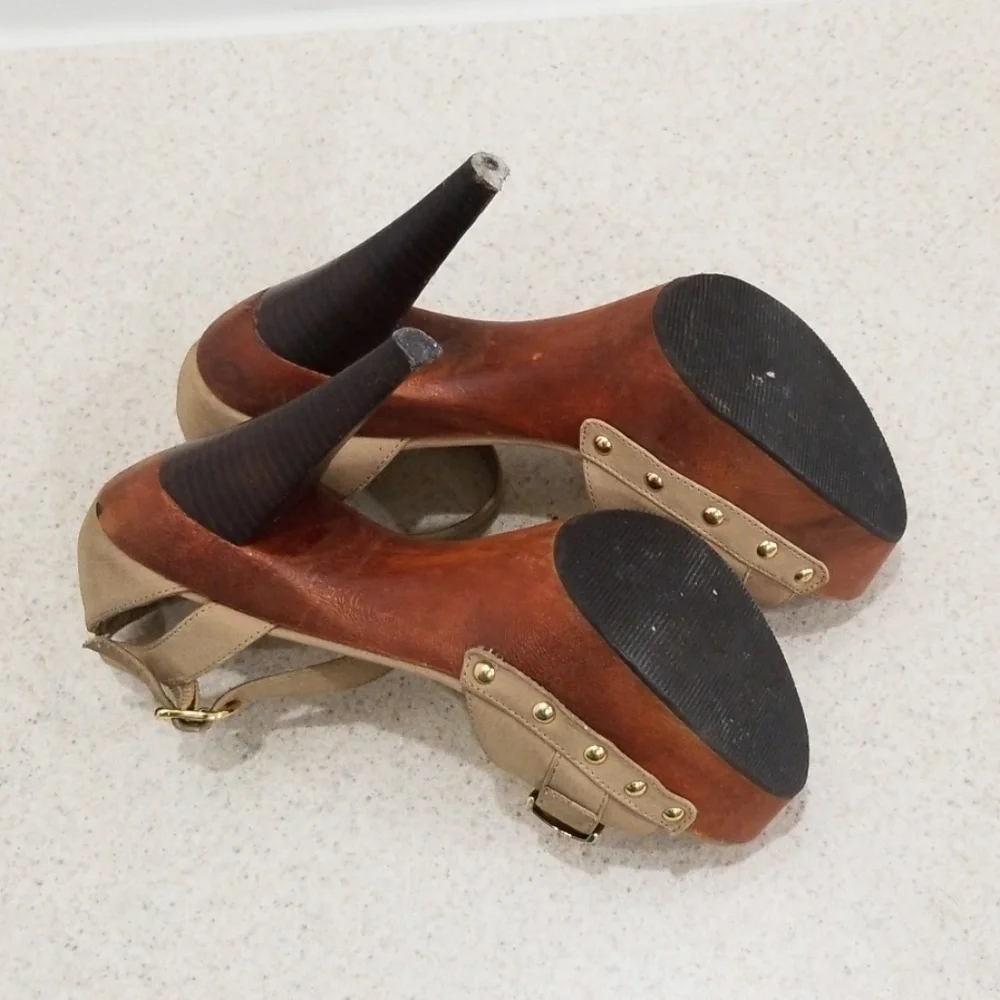 Bakers taupe Shiloh women's size 8.5 heels