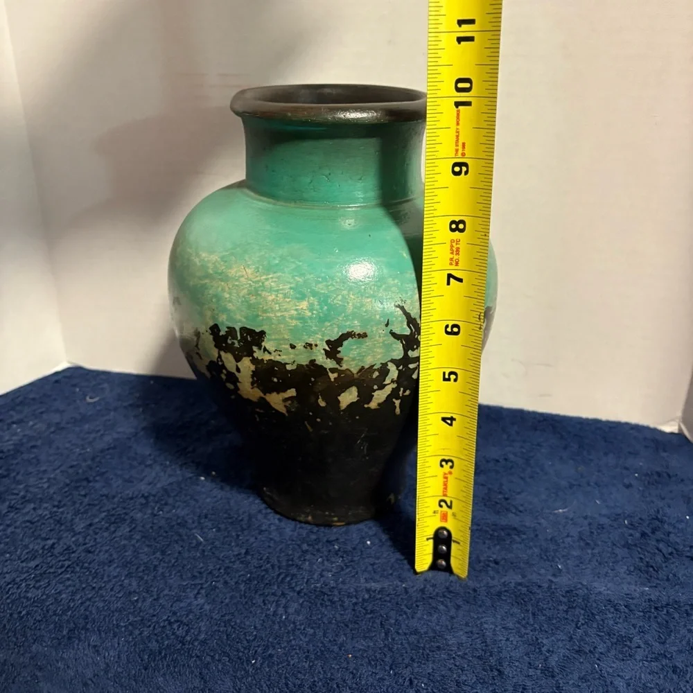 Art Pottery vintage 10”