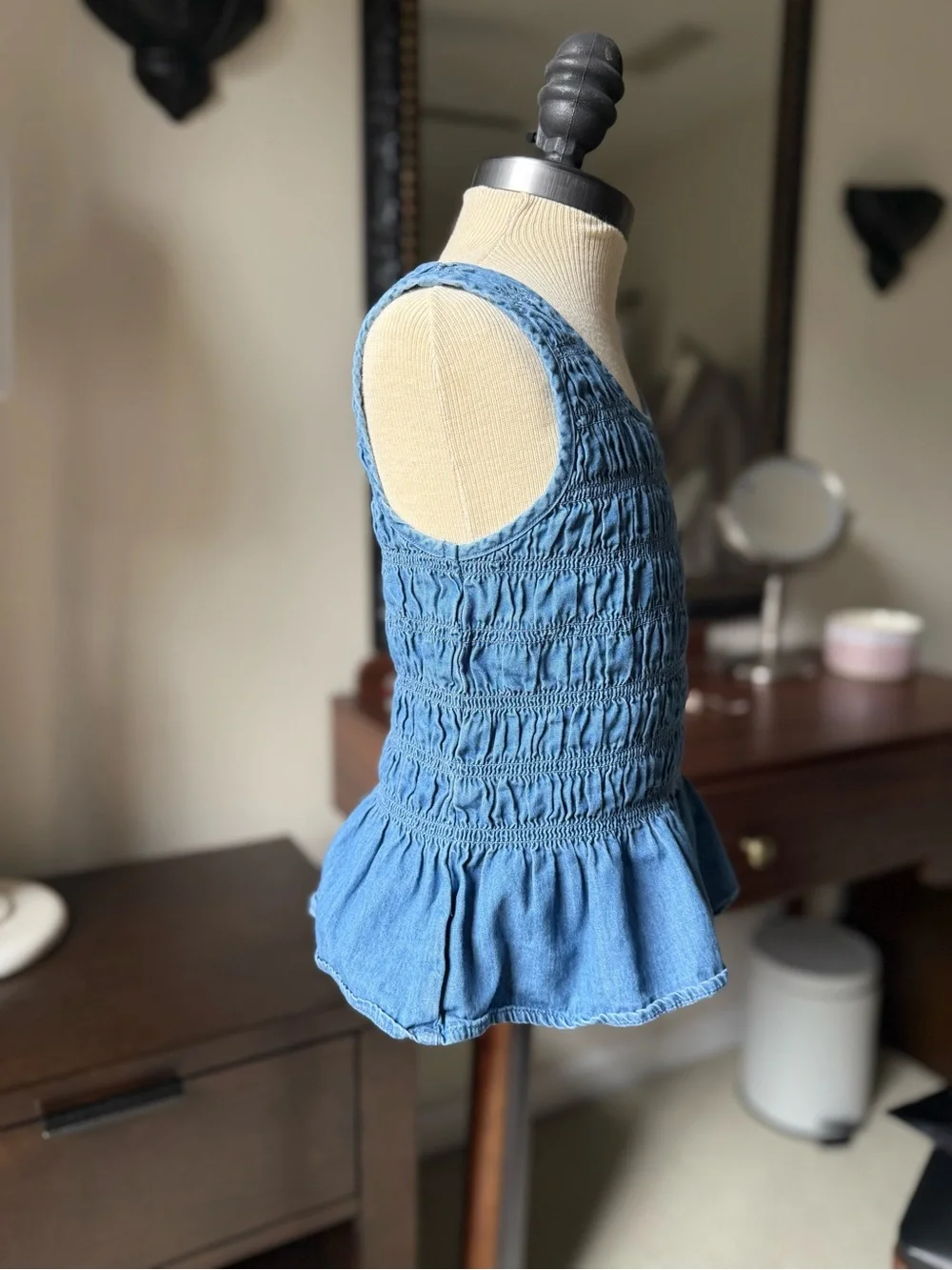 GAP sleeveless tank