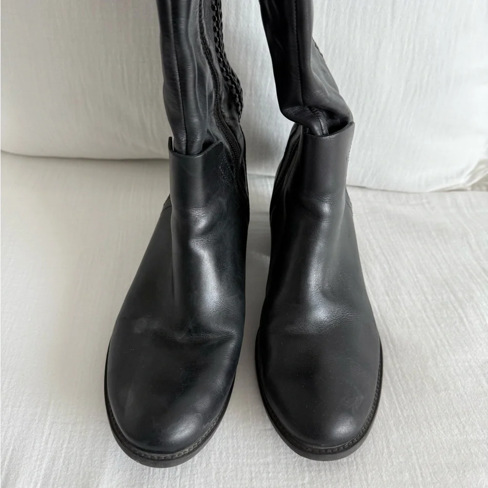 Vince Camuto great has