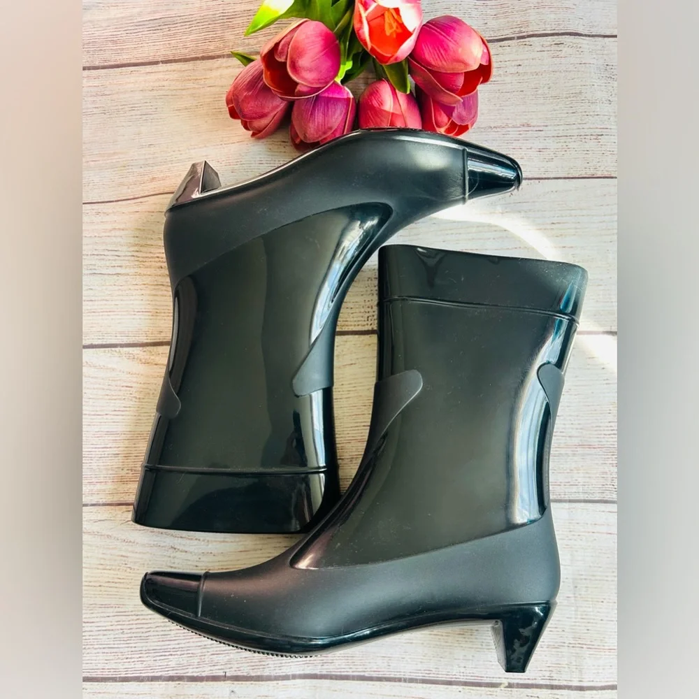 Jeffrey Campbell sleek glossy
