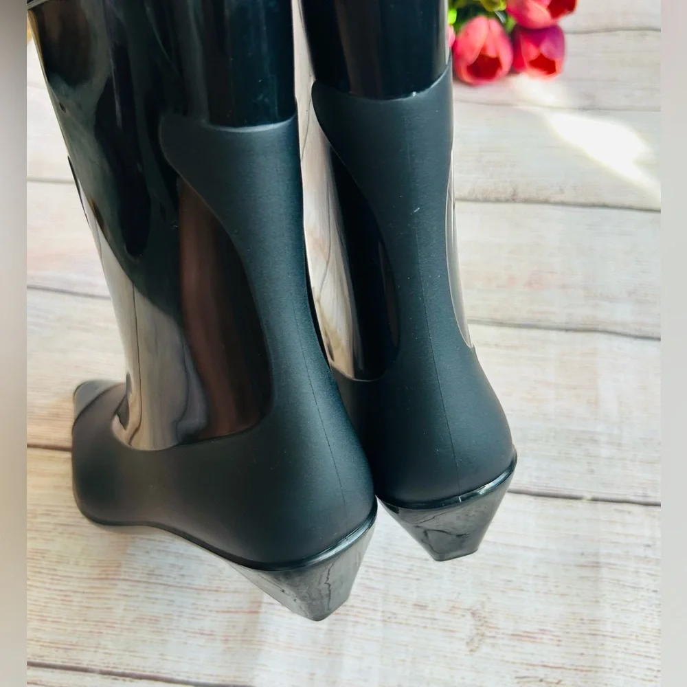 Jeffrey Campbell sleek glossy