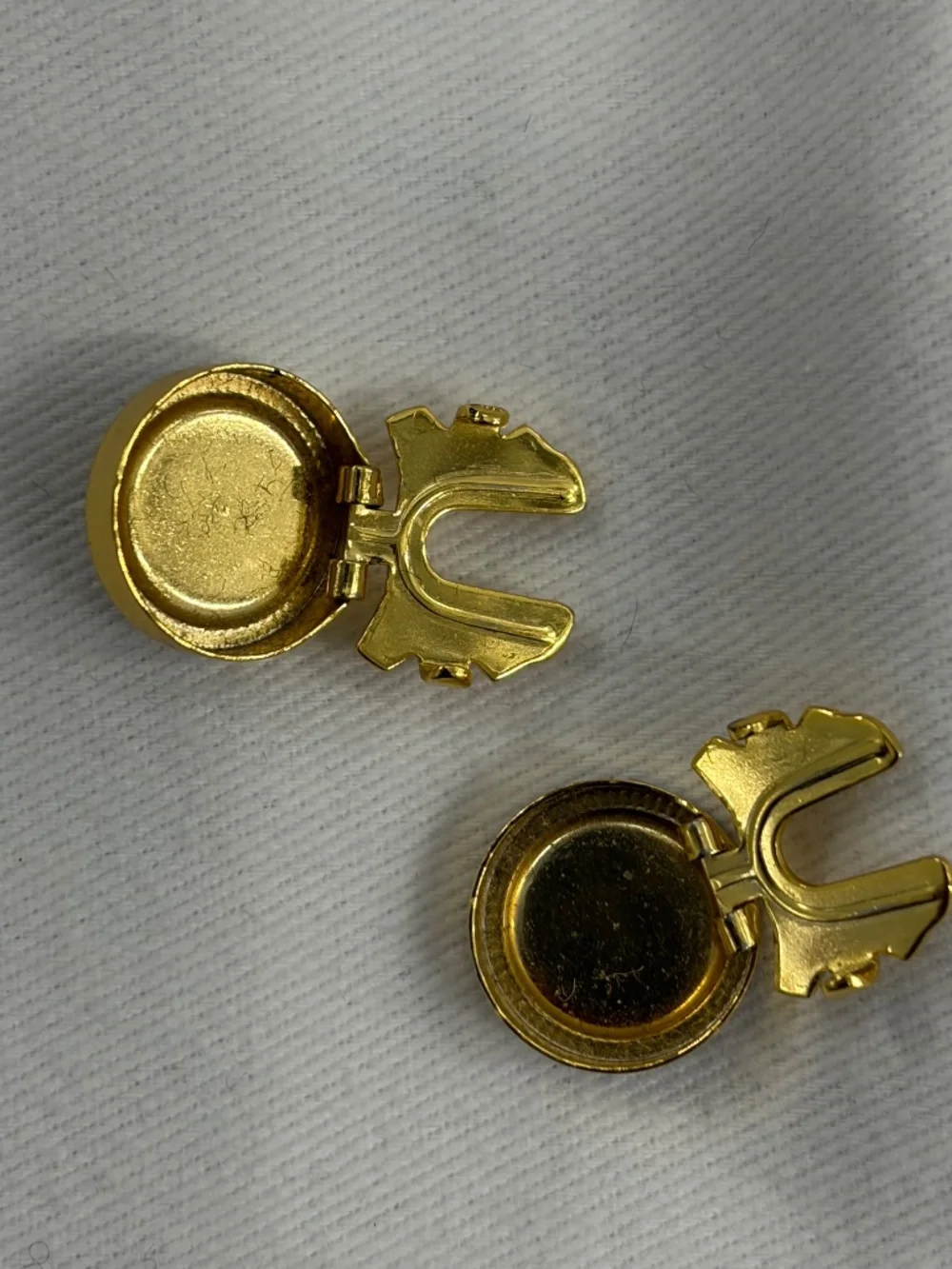 N/A shirt cuff
