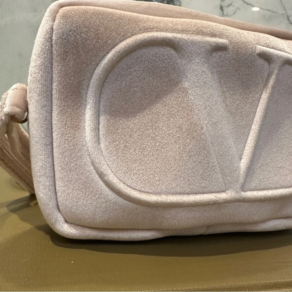 Valentino vlogo velvet