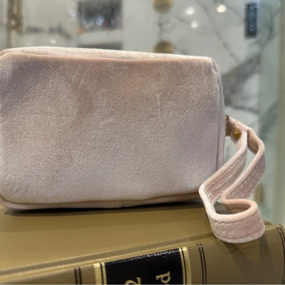 Valentino vlogo velvet