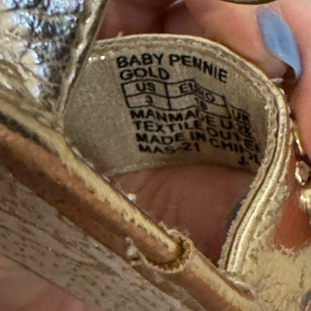 Michael Kors baby pennie size 3 infant gold and pearl sandals