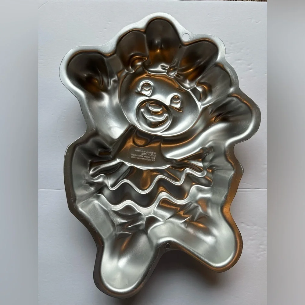 Wilton cake pan