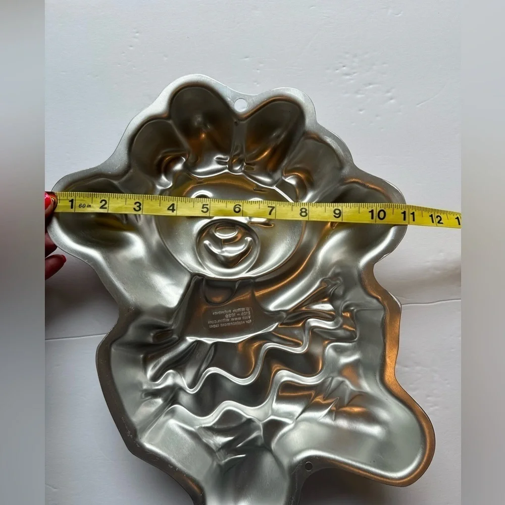 Wilton cake pan