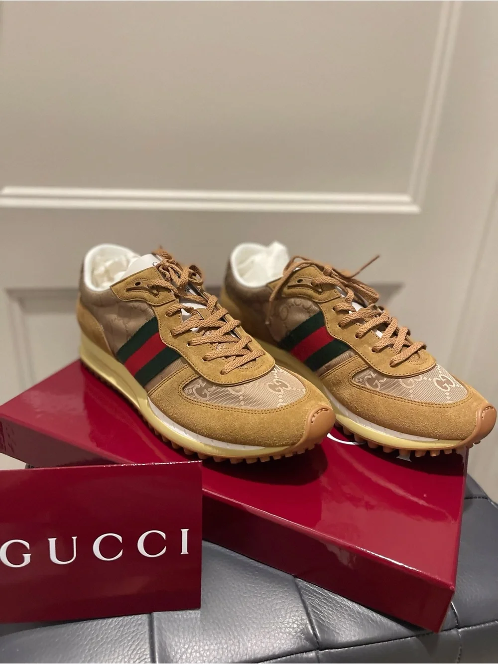 Gucci runners gg