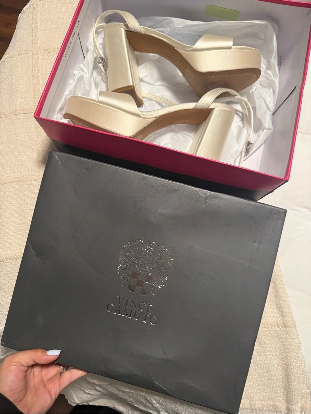 VINCE CAMUTO Pendry Platform Sandal